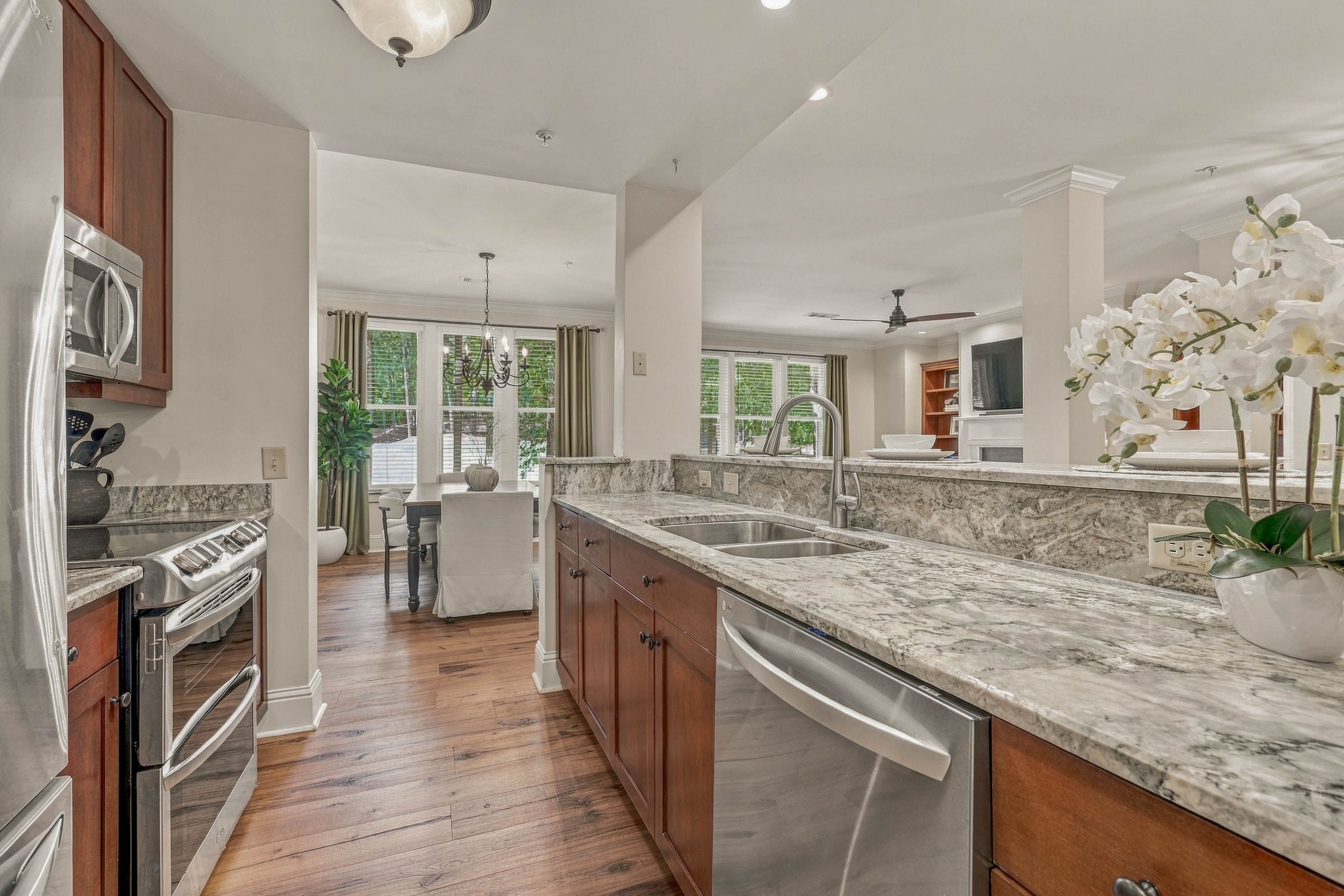 1040A Tailwater image 13